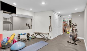 5874 Shallow Water Ln, Bargersville, IN 46106