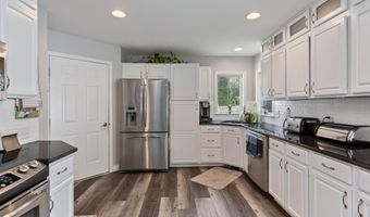 29 Grey Meadow Dr, Burlington, VT 05408