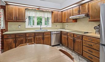 37 Anella Dr, Bethany, CT 06524