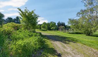 18 Cobb Rd, Belfast, ME 04915