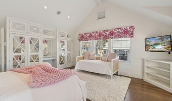 357 12TH St, Atlantic Beach, FL 32233