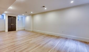 16 Chestnut St, Boston, MA 02129