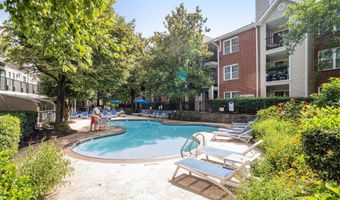 3315 WYNDHAM Cir 2221, Alexandria, VA 22302