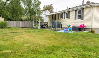 57 Bolton St, Cranston, RI 02920