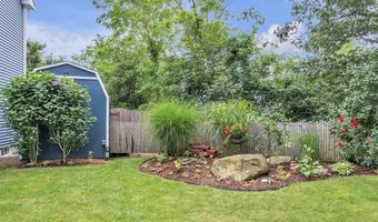 58 Benefit St, Warwick, RI 02886