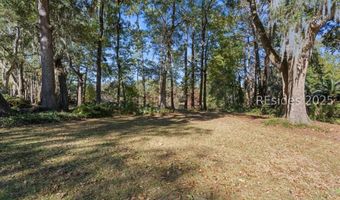 31 Chesterfield Lake Dr, Beaufort, SC 29906