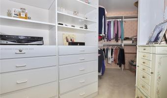 3900 Island Blvd B204, Aventura, FL 33160
