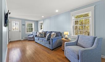112 8TH St E, Beach Haven, NJ 08008