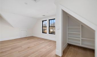 14 Kay Blvd, Middletown, RI 02842