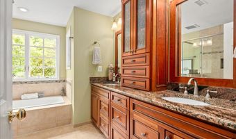 3801 WASHINGTON WOODS Dr, Alexandria, VA 22309