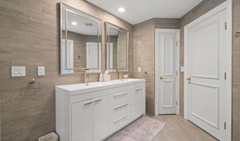 284 Park Ave, Oakhurst, NJ 07755