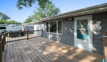 313 S 6th Ave, Brandon, SD 57005