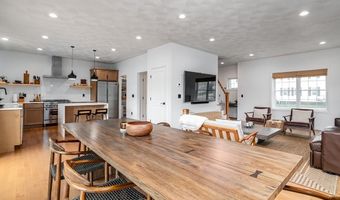 243 Simmonsville Ave, Johnston, RI 02919