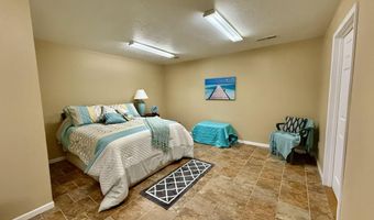 1306 Shull St, Ava, MO 65608