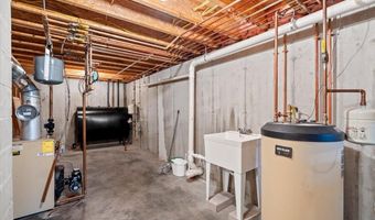 32 Wildersburg Cmn, Barre, VT 05641
