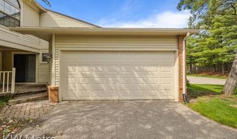 5652 DRAKE HOLLOW Dr E, West Bloomfield, MI 48322