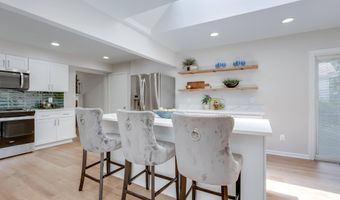 8702 PAPPAS Way, Annandale, VA 22003