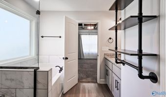 16504 Eden Dr, Athens, AL 35613