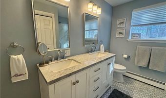 10 Parsley Ln, Narragansett, RI 02874