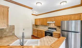 6743 Meadowgreen Dr, Indianapolis, IN 46236