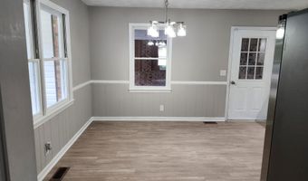 422 Kings Ave, Bishopville, SC 29010