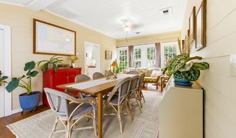 128 4th St, Apalachicola, FL 32320