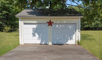 509 School St, North Kingstown, RI 02852