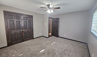 1507 Squire Ln, Aberdeen, SD 57401