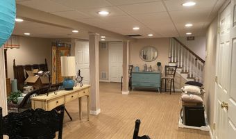 15 Royalwood Ct, Cheshire, CT 06410