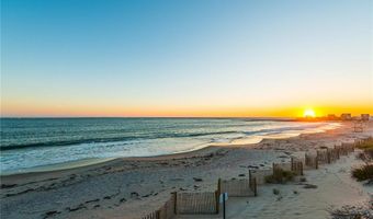 8 SOUTHWEST Rd, Narragansett, RI 02882