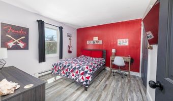 8 E Gate Dr, Alloway, NJ 07418