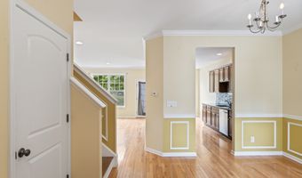 56 Tucker St 56, Danbury, CT 06810