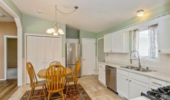 206 Buckeye Ln, Riverside, IA 52327