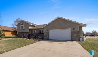 220 S Augusta Ave, Brandon, SD 57005