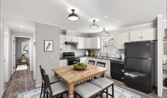 2805 Viewfield Ln, Almont, MI 48003