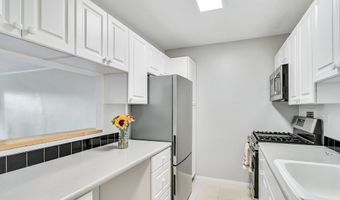 8 Whittier Place 4J, Boston, MA 02114