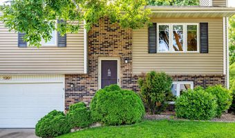 1201 SE Michael Dr, Ankeny, IA 50021