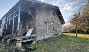 104 CHESTNUT St, Abbeville, SC 29620