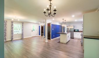14 Hunt Rd, Belfast, ME 04915