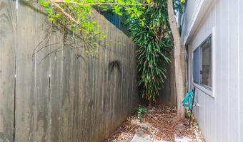 1423 Emerson St 105, Honolulu, HI 96813