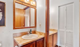 983 10th Ave NW, Altoona, IA 50009