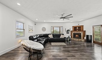 406 234TH St, Aledo, IL 61231