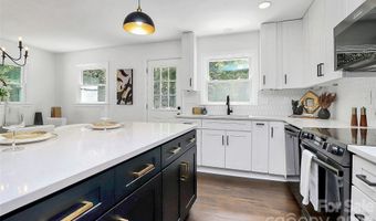 2038 Sandhurst Dr, Charlotte, NC 28205