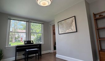2011 N UPTON St, Arlington, VA 22207