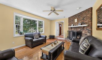 37 N Pleasant Rise, Brookfield, CT 06804