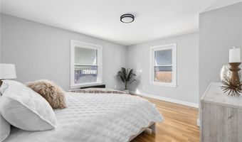 17 Loring St, Cranston, RI 02920