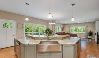 76 Curries Way, Brookfield, NH 03872