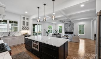 910 Everett Pl, Charlotte, NC 28205