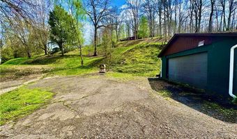 1 Mindia Ln, Alum Creek, WV 25003