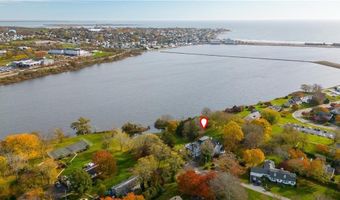 44 Bliss Mine Rd 4, Middletown, RI 02842